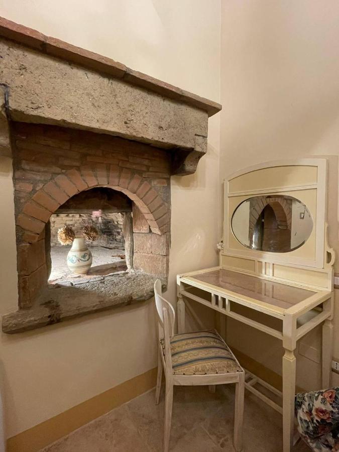 Apartamento Antica Casa Del Glicine Poggibonsi Exterior foto